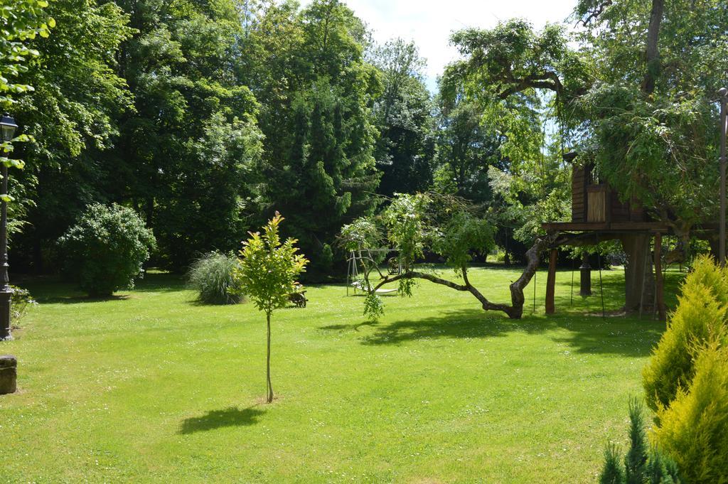 Le Moulin De Pommeuse Bed & Breakfast Екстериор снимка