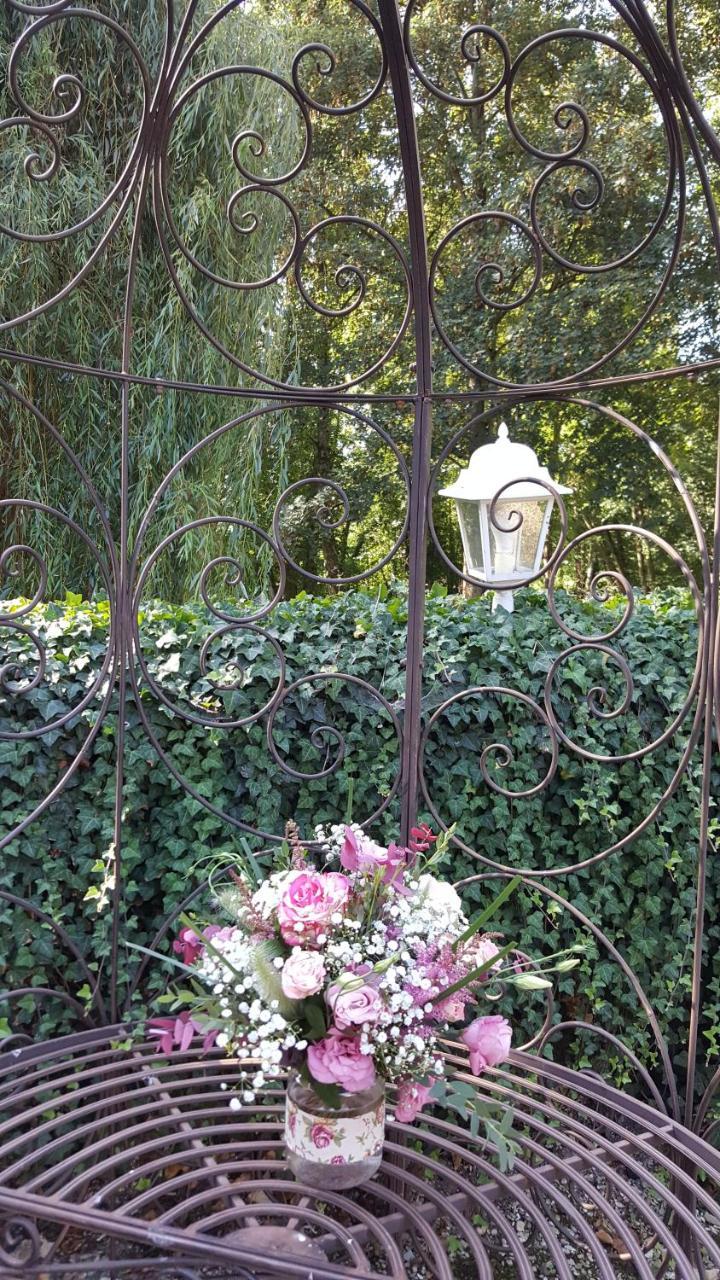 Le Moulin De Pommeuse Bed & Breakfast Екстериор снимка